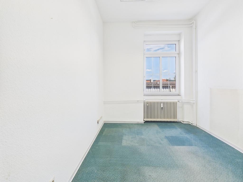...zu allen Seiten