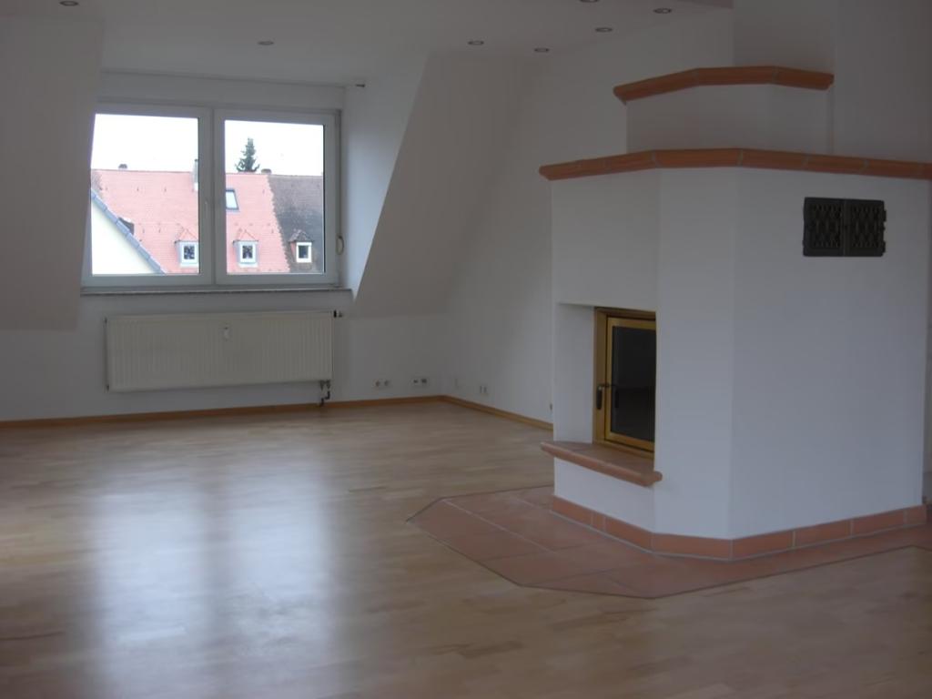 Traum Maisonettewohnung teilmöbliert mit 3 Balkonen, Einbauküche, offener Kamin - Foto 1