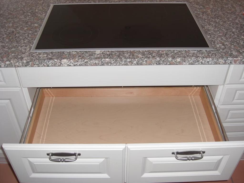 Traum Maisonettewohnung teilmöbliert mit 3 Balkonen, Einbauküche, offener Kamin - Foto 3