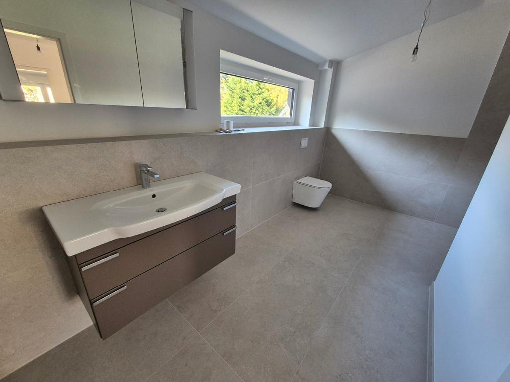 Doppelhaushälfte, Erstbezug, Wärmepumpe in Sasel - Photo 2