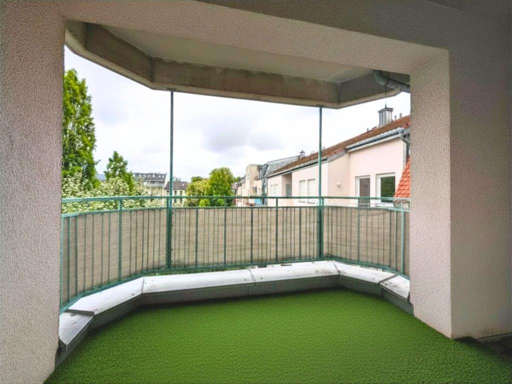 Modern wohnen in zentrumsnaher Ruhelage: sanierte 4-Zimmer-Wohnung mit Balkon & Aufzug - Foto 3