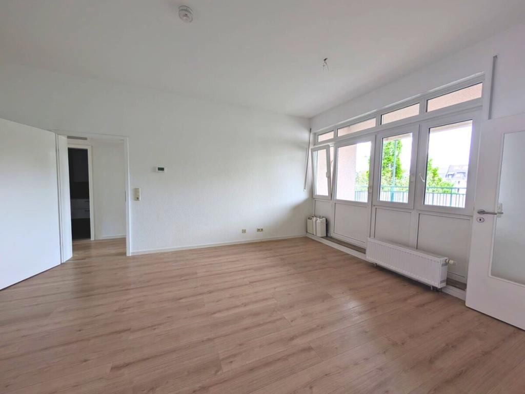 Modern wohnen in zentrumsnaher Ruhelage: sanierte 4-Zimmer-Wohnung mit Balkon & Aufzug - Foto 1