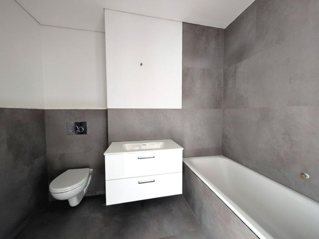 Modern wohnen in zentrumsnaher Ruhelage: sanierte 4-Zimmer-Wohnung mit Balkon & Aufzug - Foto 2