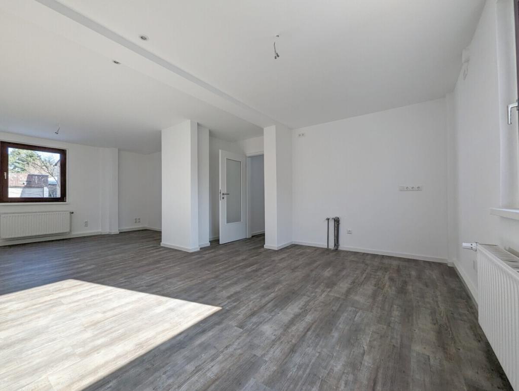Modernisierte Doppelhaushälfte mit großem, idyllischem Grundstück - Foto 2