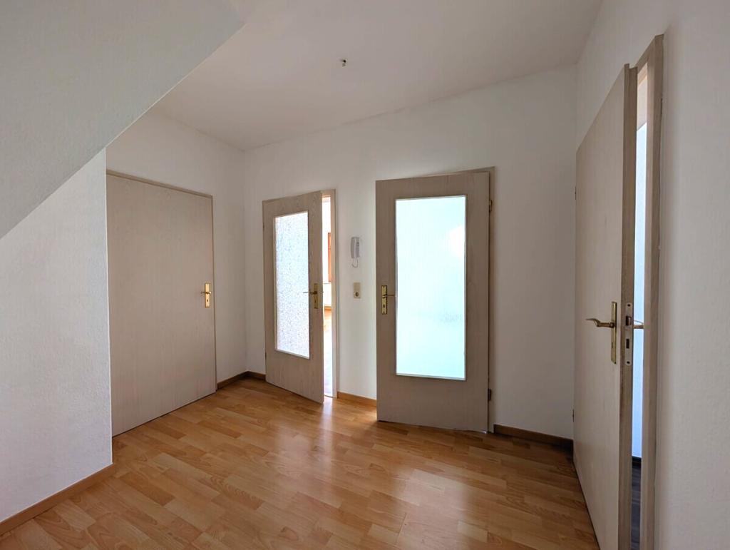 Großzügig wohnen über den Dächern von Zwickau – 100 m² im Dachgeschoss - Photo 3
