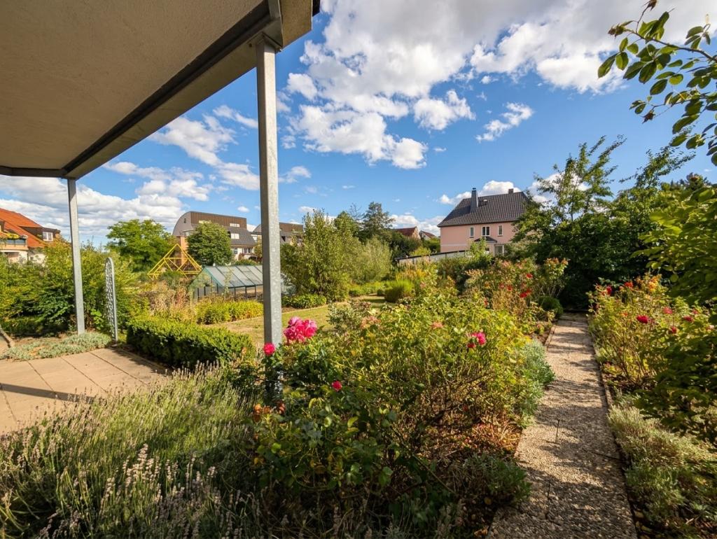 Frisch saniert, clever geschnitten – 3 Zimmer Wohnung mit Terrasse und Garten - Foto 5
