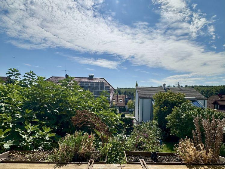 Immobilie in Ettlingen - Herrliche 5-Zimmerwohnung auf zwei Etagen mit Garten in Ettlingen-Schöllbronn - Bild 0