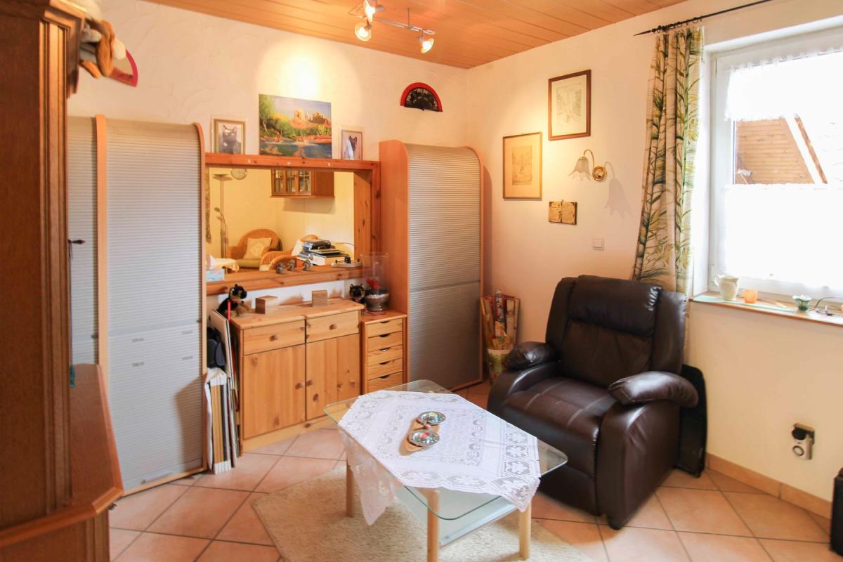 Immobilie in Hückelhoven - Frei stehendes und großzügiges Einfamilienhaus mit Einliegerwohnung in Hückelhoven-Millich - Bild 4