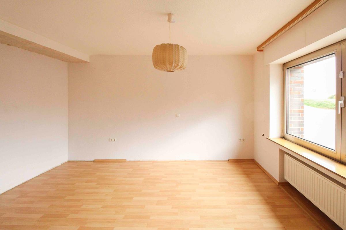 Immobilie in Rommerskirchen - Charmantes Bauernhaus mit kleiner Hofanlage, Nebengebäuden und vielen Nutzungsmöglichkeiten - Bild 3